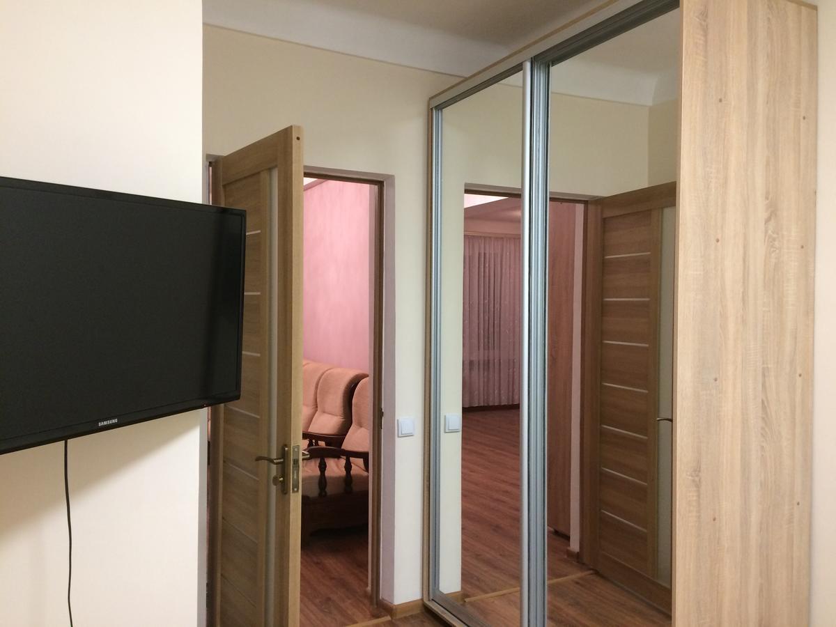 Apartments Печерск เคียฟ ภายนอก รูปภาพ